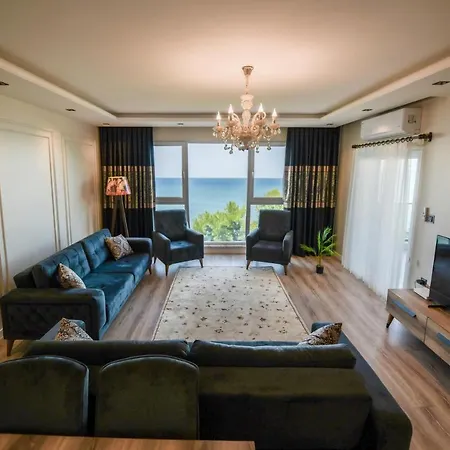 Peaceful Oceanfront Apartment *